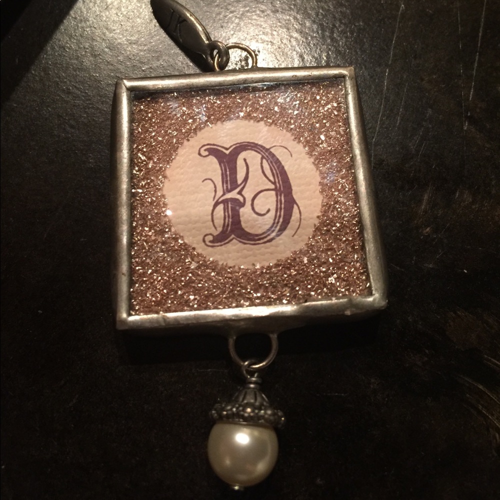 JEWEL KADE RETIRED "D" SPARKLE CHARM