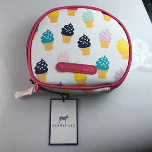 NWT! Adorable Ice Cream 🍦 pouch!❤️
