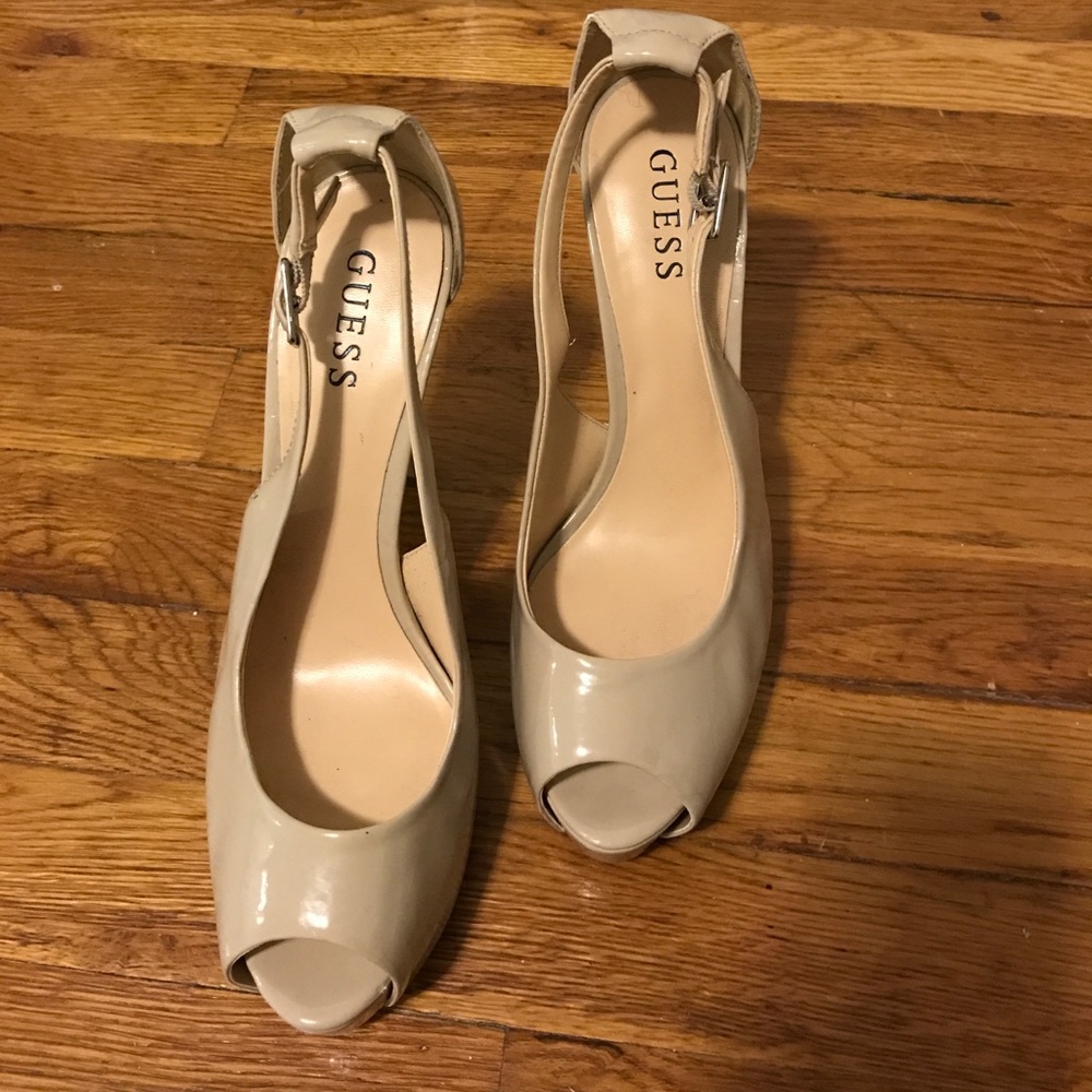 Classic Guess Peep Toe Nude Pumps
