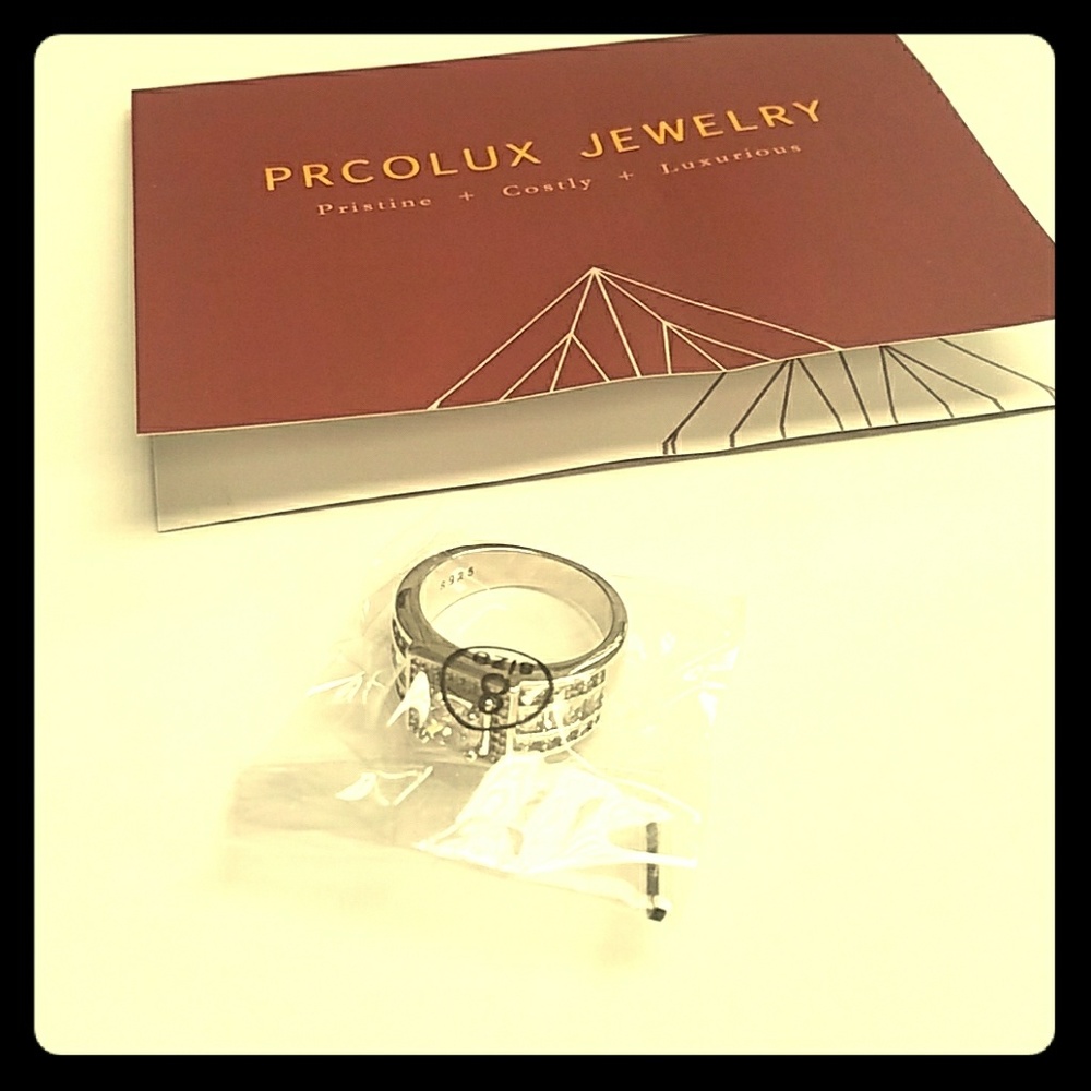 Fashion statment ring