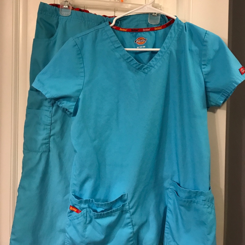 Turquoise scrub set