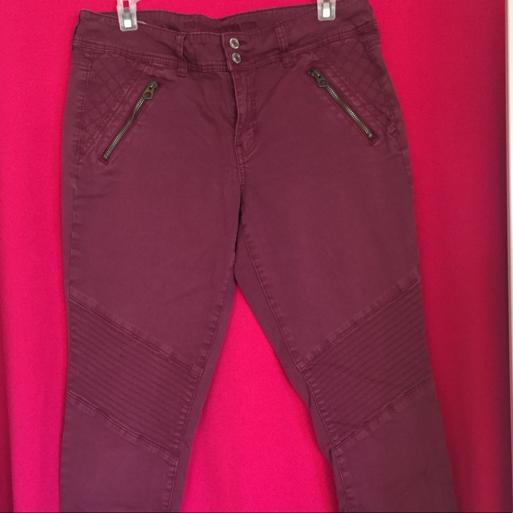 Skinny crop, stretch capris