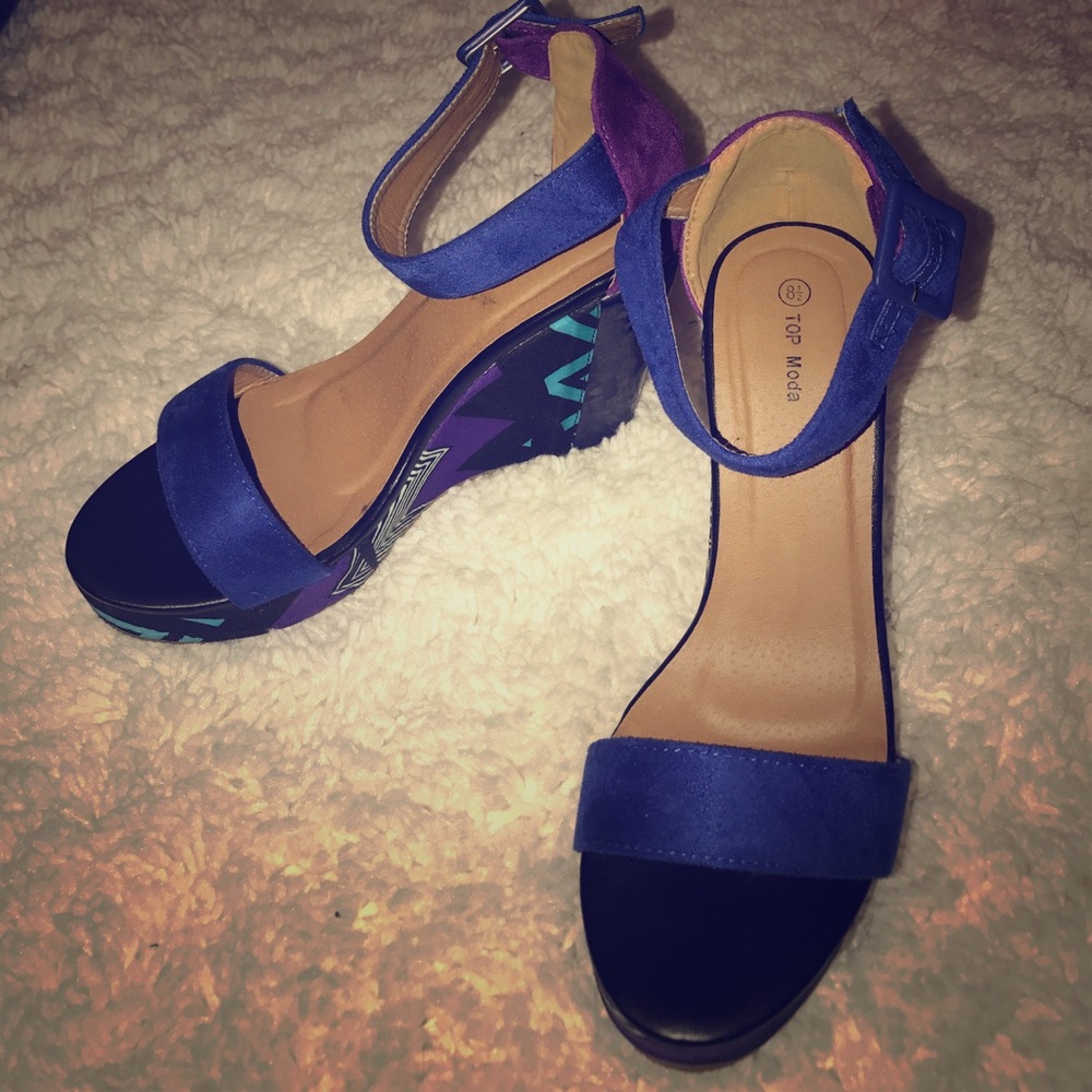 Blue/Purple Azteca Print Sandal Wedge - sz 8.5