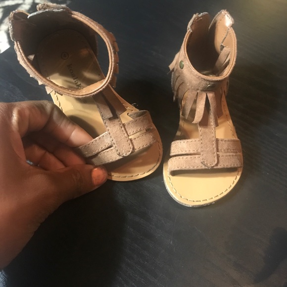 Size 4 walker shoes - Picture 2 of 3