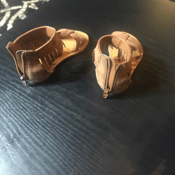 Size 4 walker shoes - Picture 3 of 3