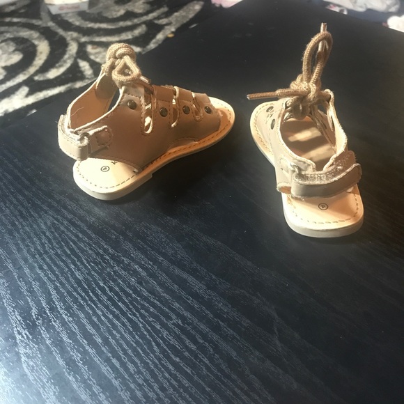 SUPER CUTE SANDALS - Picture 2 of 3