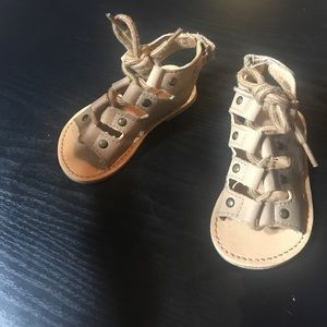 SUPER CUTE SANDALS