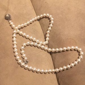 Vintage faux pearl necklace