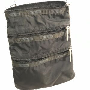LeSportsac cross body bag/purse