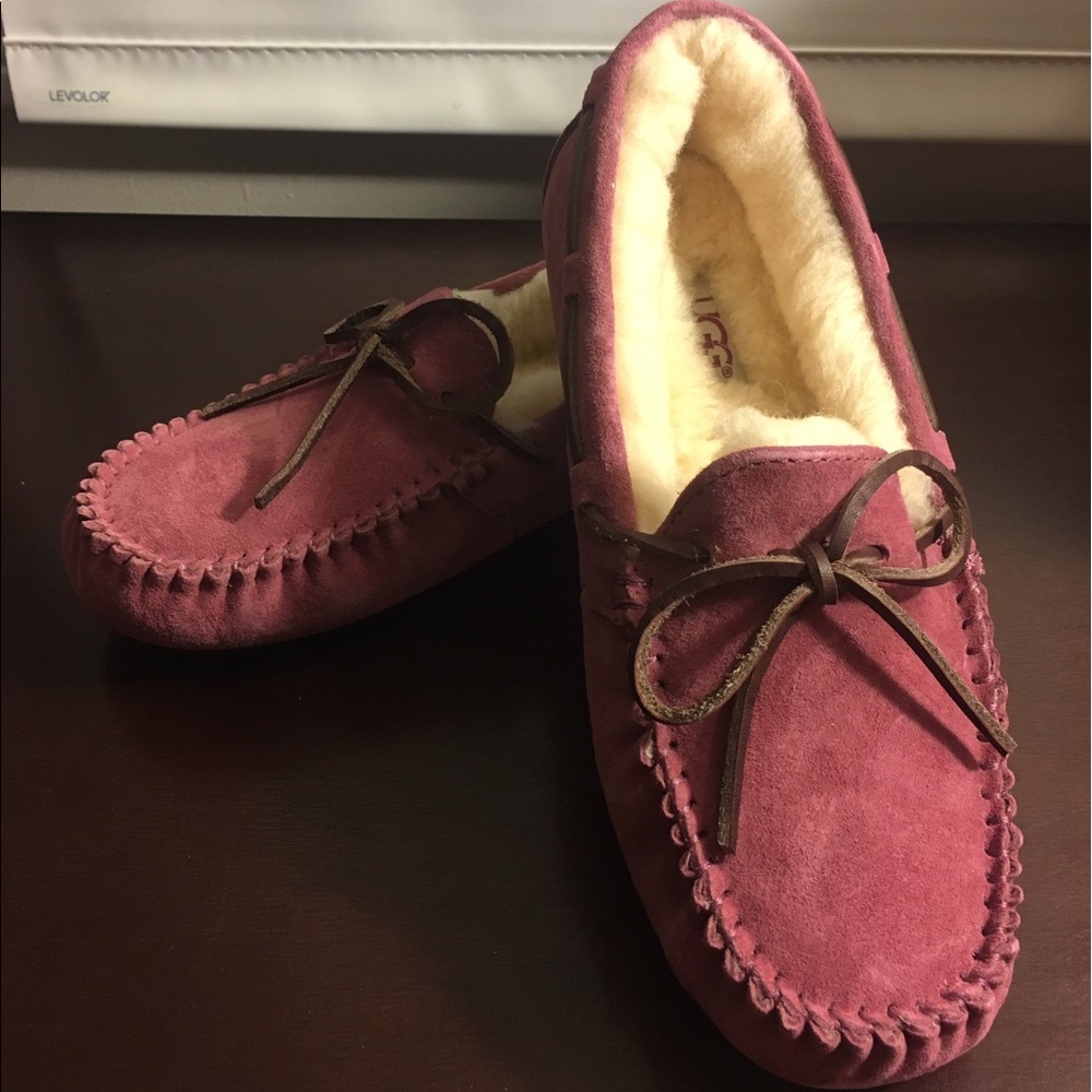 Ugg Dakota slipper