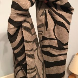 Pashmina Gray Zebra scarf