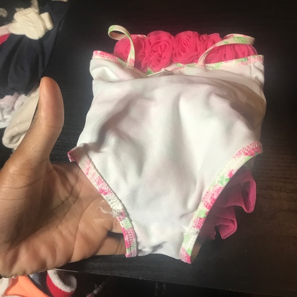 SUPER CUTE SWIMSUIT - Picture 3 of 3