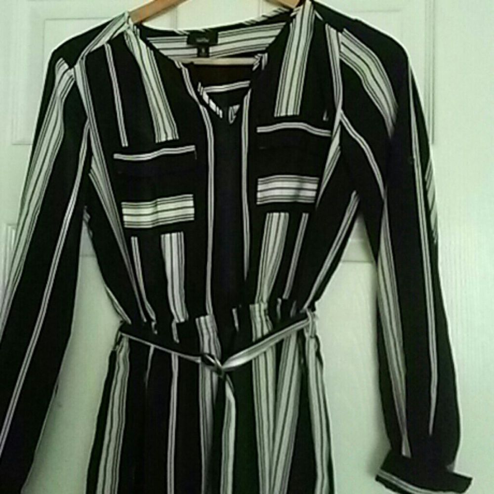 Dress - Picture 2 of 4