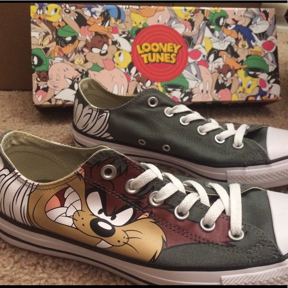 Looney Tunes Converse