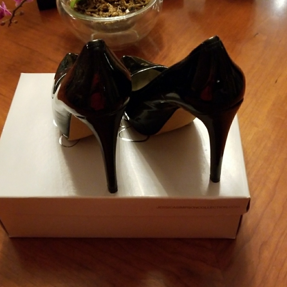 Shoes - Picture 2 of 4