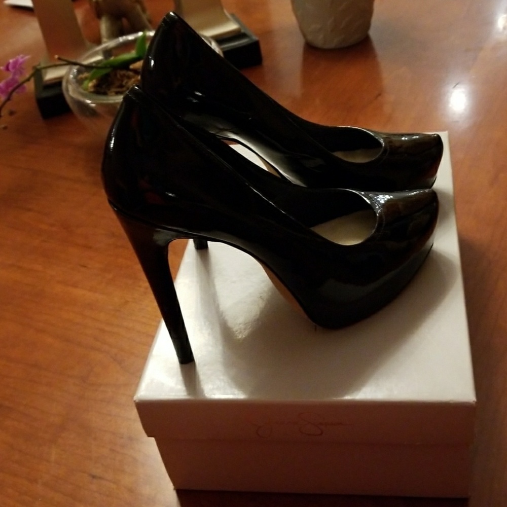 Shoes - Picture 3 of 4