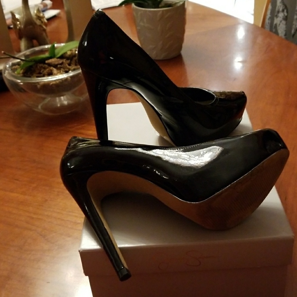 Shoes - Picture 4 of 4
