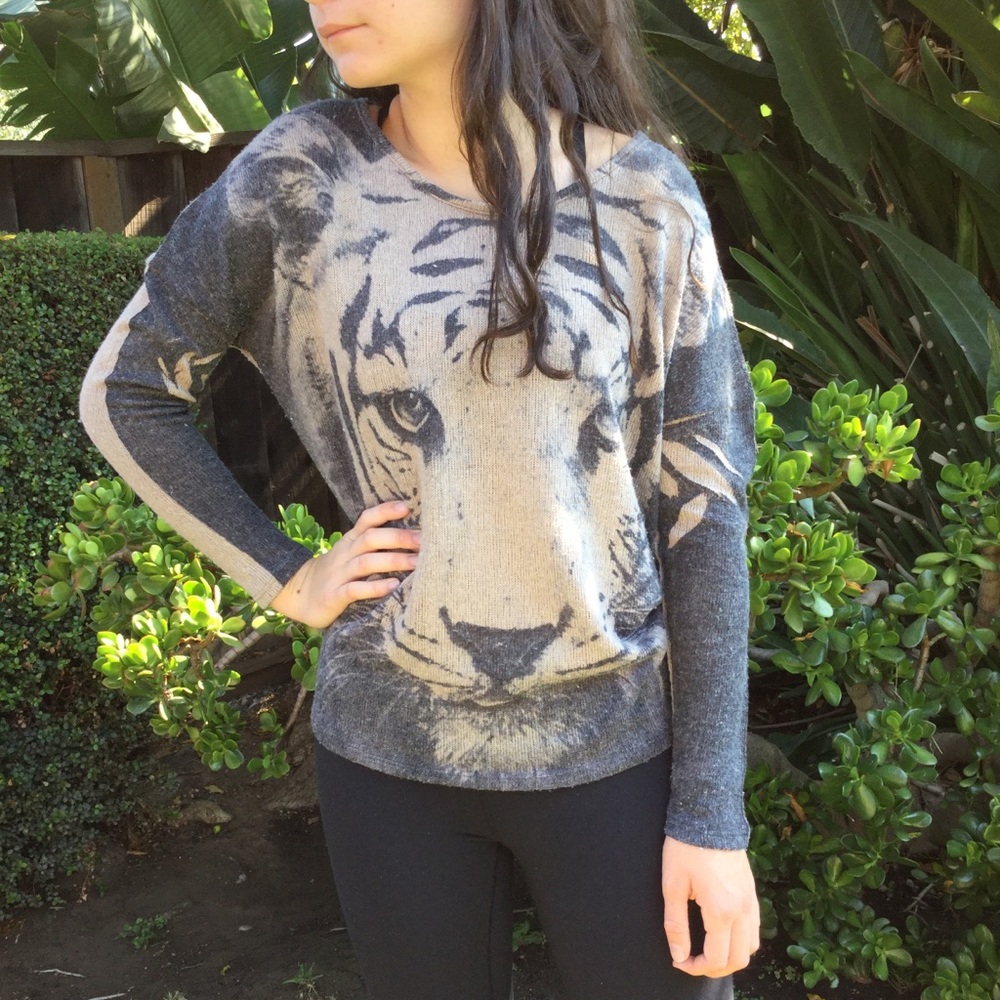 Cute Tiger Lightweight Sweater :)