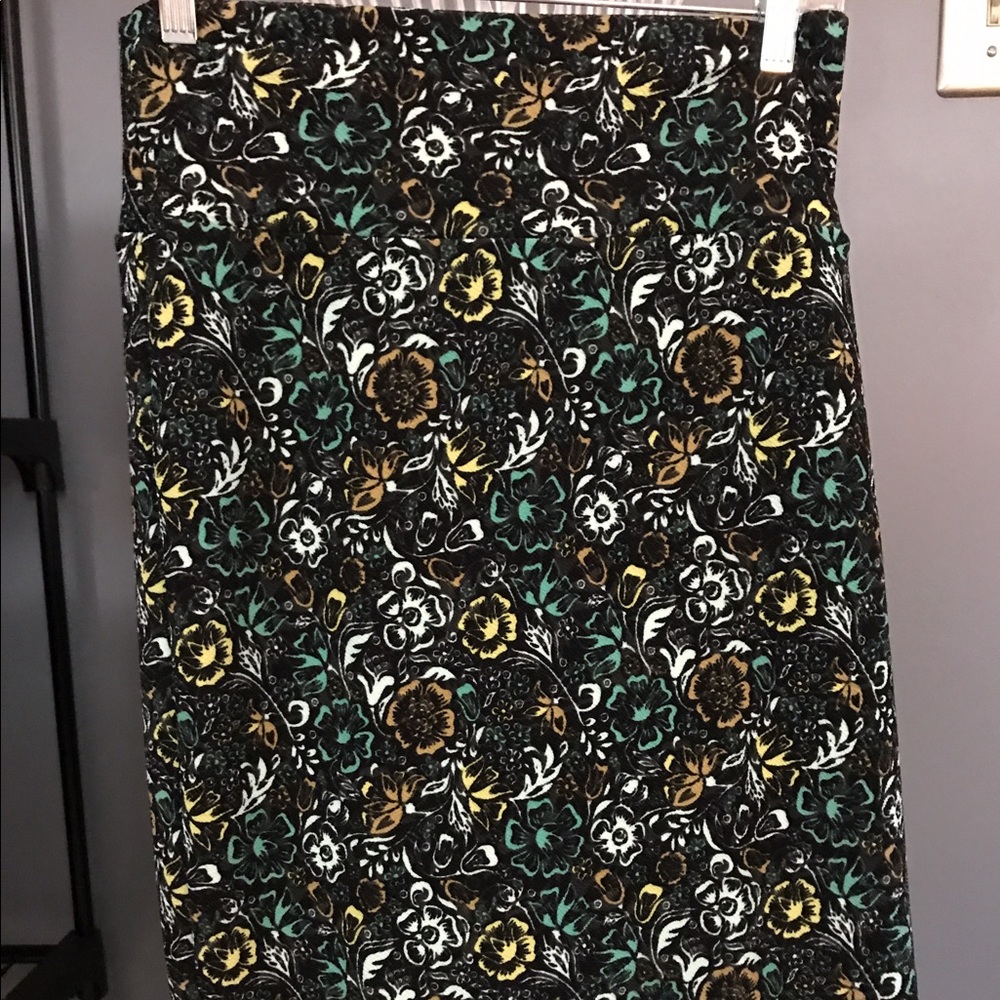 Lularoe Cassie skirt