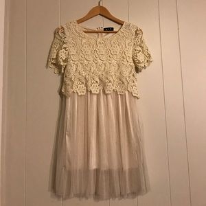 Cream lace mini dress M