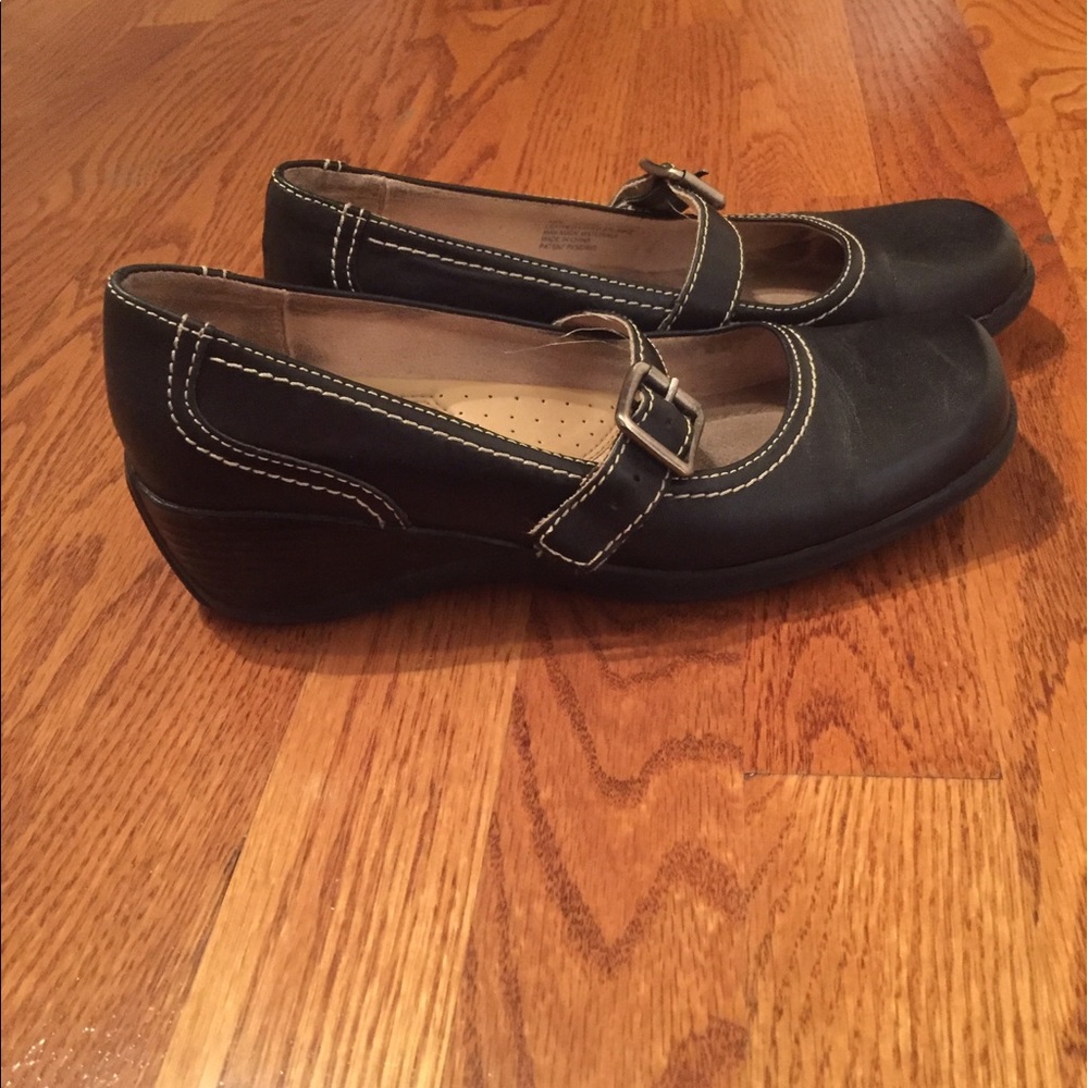 Size 6.5 Naturalizer shoes