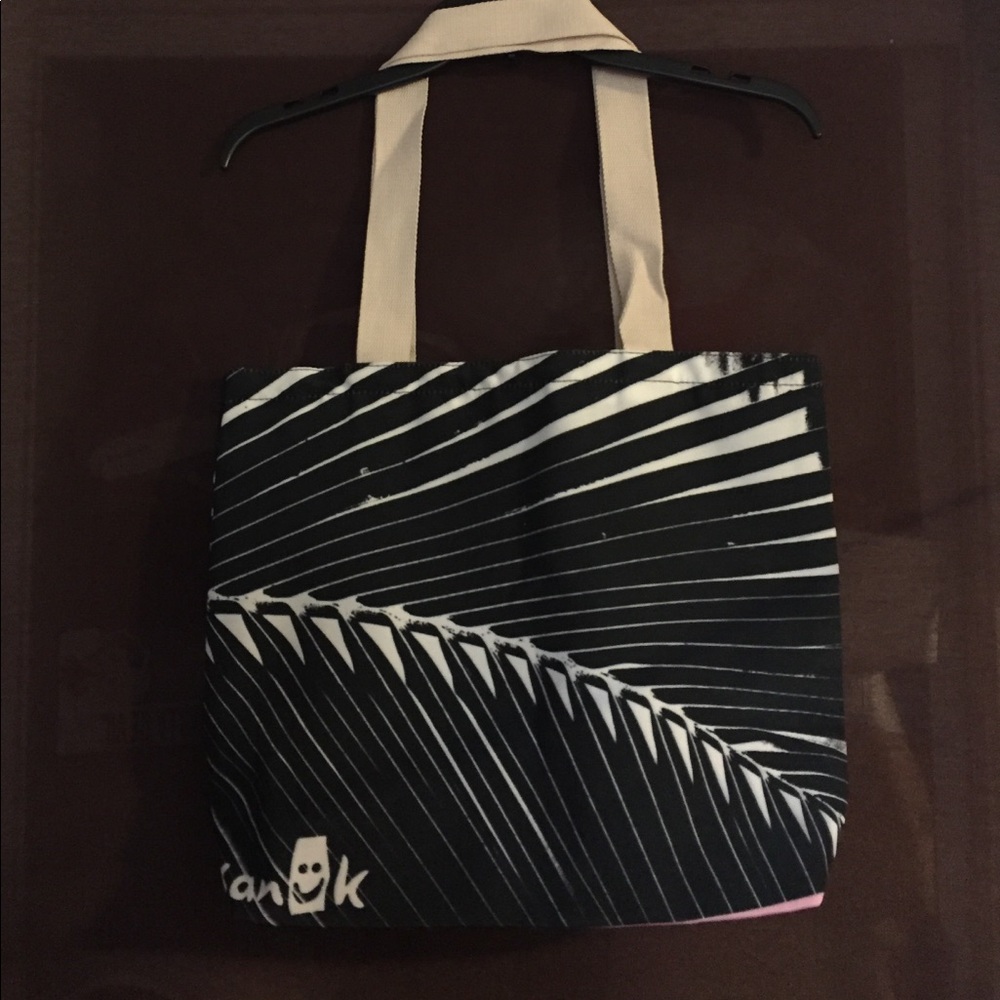 Black and white Sanuk tote