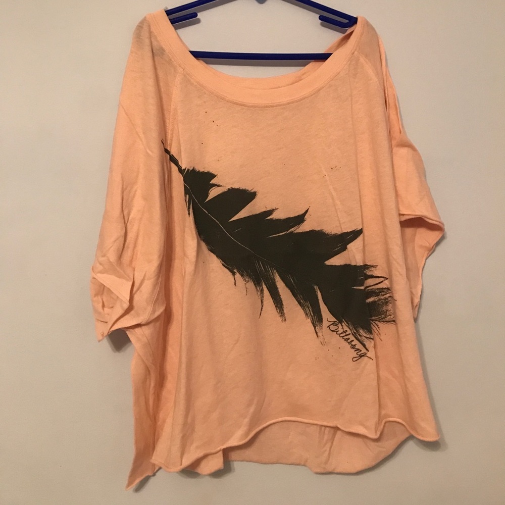Pink feather Billabong tee