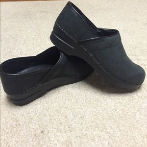 Danskin clogs