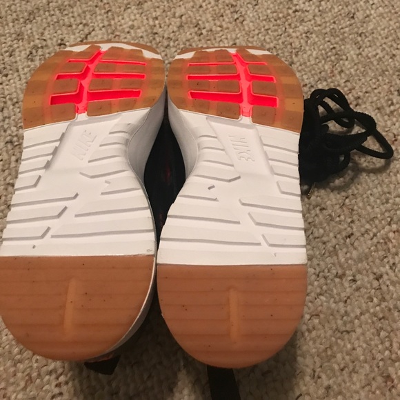 Joan Samuelson Nike size 7 - Picture 2 of 4