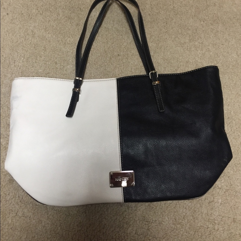 Nine West purse never used