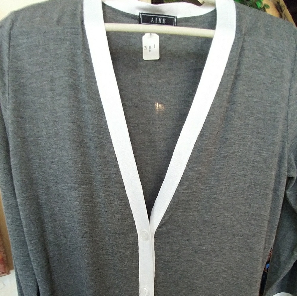 PERFECT FOR SPRING WEATHER - Picture 2 of 4