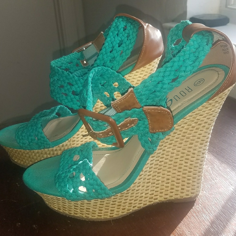 Women's wedges size 6