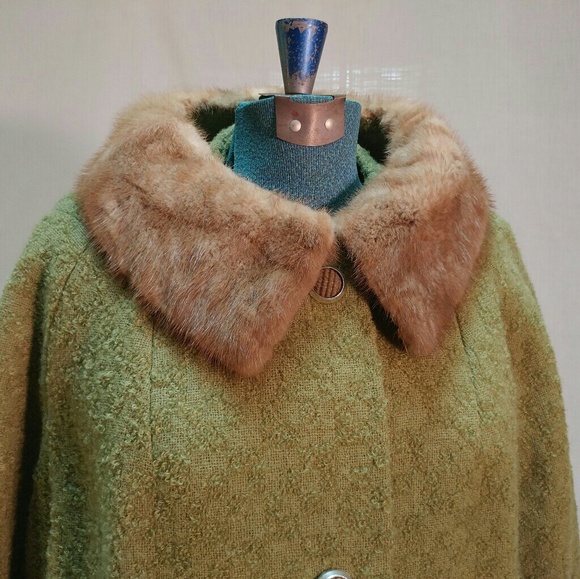 Vintage 1960s moss green fur collar wool coat - Picture 2 of 6