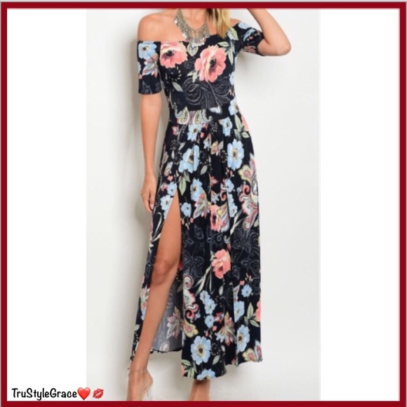 Dresses & Skirts - 🌹 Beautiful Floral Off Shoulder Maxi Dress