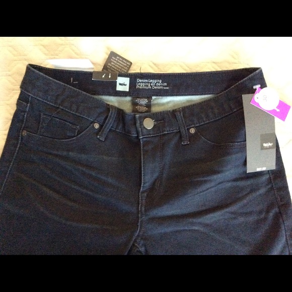 NWT! Mossimo Jeans - Picture 1 of 9