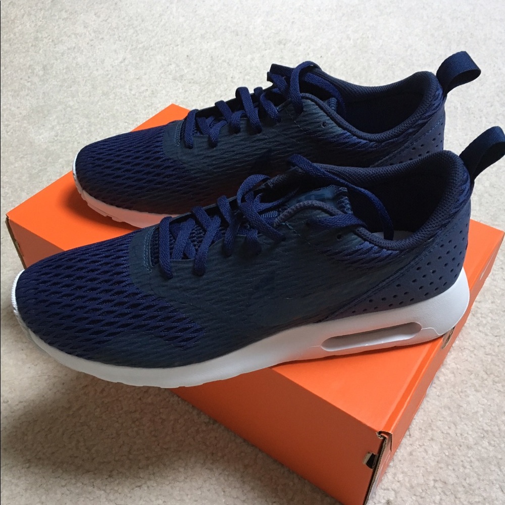 Nike Air Max Tavas, size 8.5