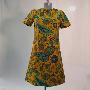 Vintage 1970s handmade paisley shift dress