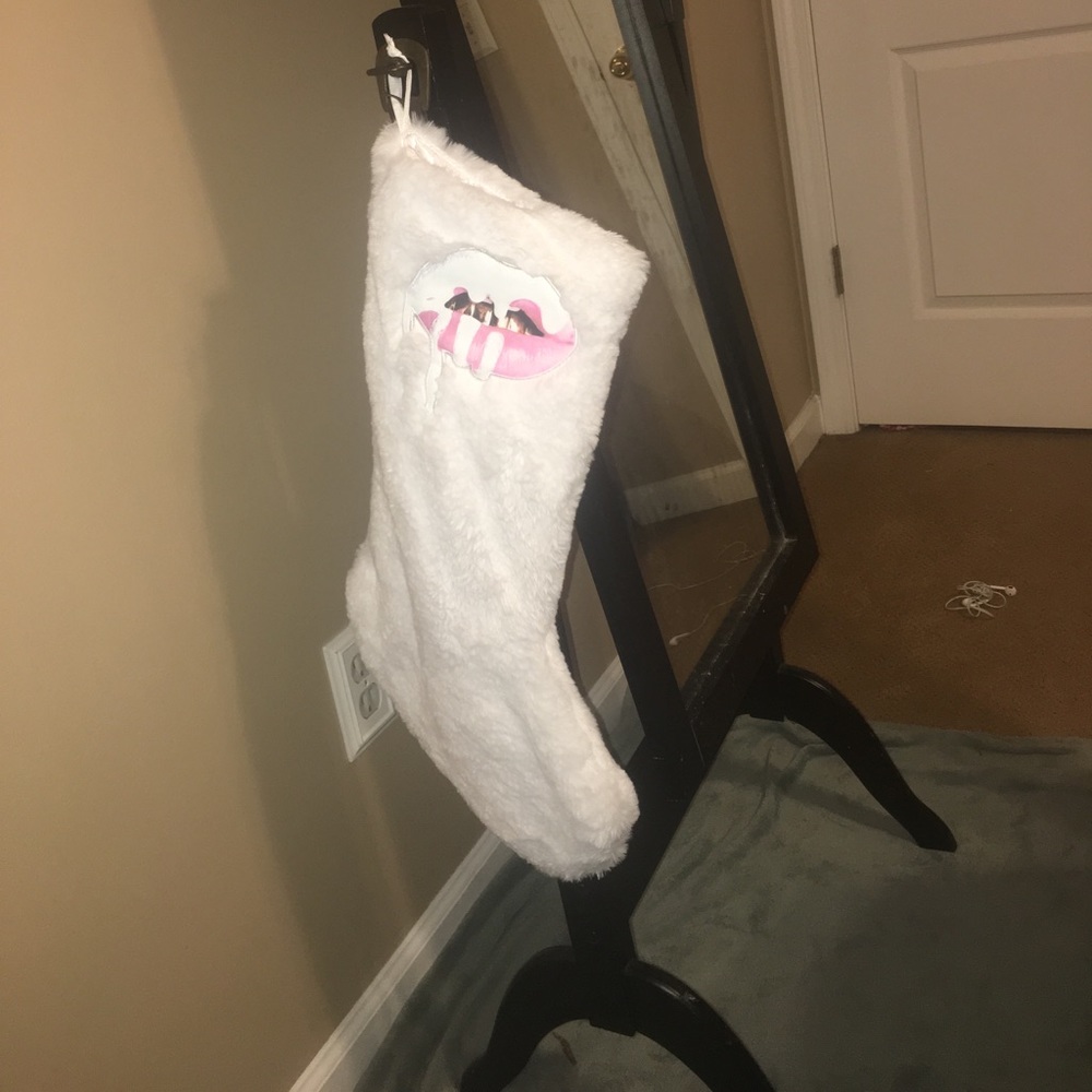 kylie cosmetics stocking