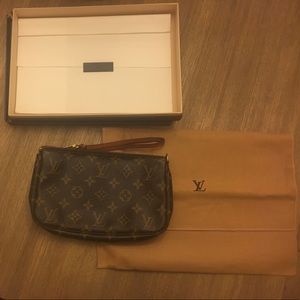 Louis Vuitton Monogram Pochette Accessories bag