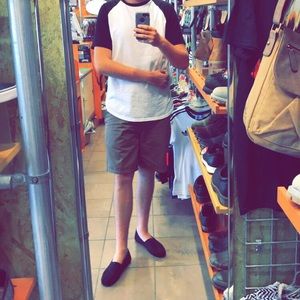 Meet your Posher, Zachary