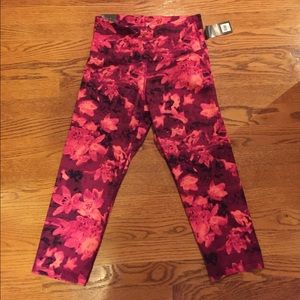 Pink flower cropped leggings
