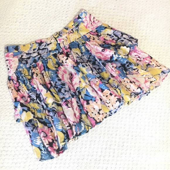 Urban outfitters- Front Yoke Doubletier Mini Skirt - Picture 3 of 5