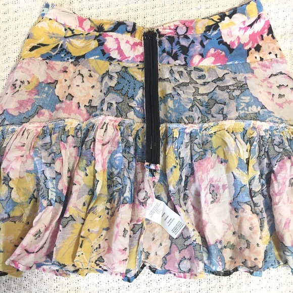 Urban outfitters- Front Yoke Doubletier Mini Skirt - Picture 5 of 5