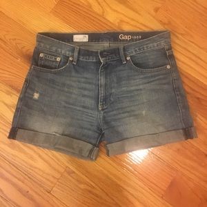 Gap 1969 sexy boyfriend shorts
