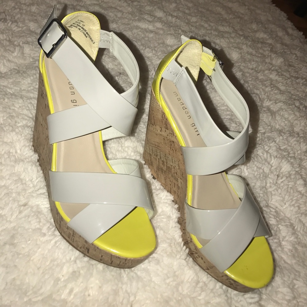 Madden Girl Gray and Yellow Wedge Sandals - sz 10
