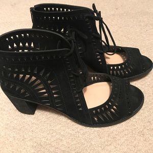 Vince Camuto "Tarita" Open Toe Lace Up Sandal