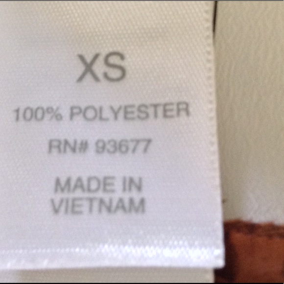 BISOU BISOU Cold shoulder Tank - Picture 6 of 7