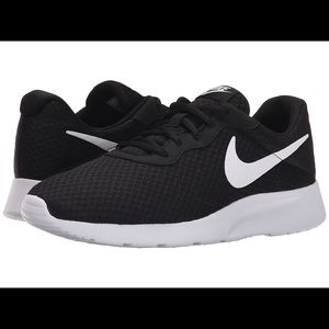 Black WMNS Nike Tanjun