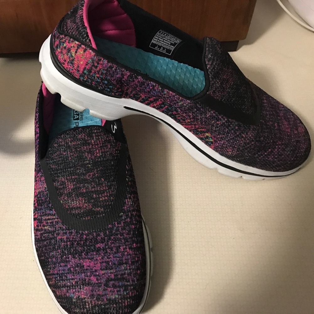 Skechers Goga Plus tennis shoes sz 7