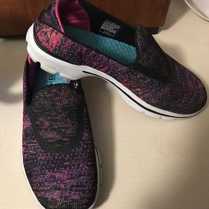 Skechers Goga Plus tennis shoes sz 7